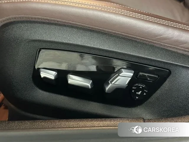 BMW 5 Series (G30) 2021 Белый из Кореи, фото 5