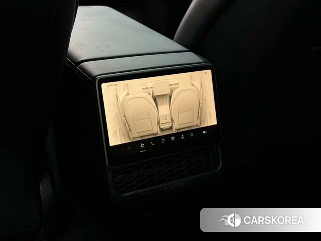 Tesla Model Y 2025 Черный из Китая, фото 5