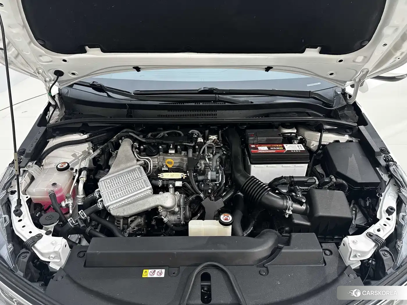 Toyota Corolla 2023 Белый из Китая, фото 5