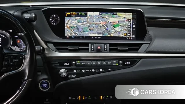 Lexus ES300h 7th generation 2020 Белый из Кореи, фото 5