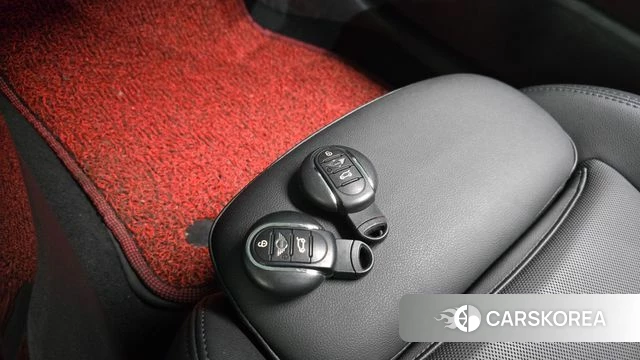 Mini Cooper Clubman 2023 Красный из Кореи, фото 5