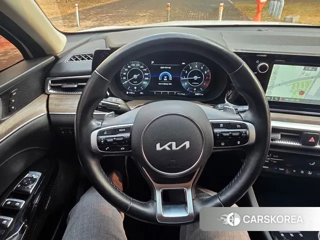 Kia K5 3rd generation 2022 Белый из Кореи, фото 5