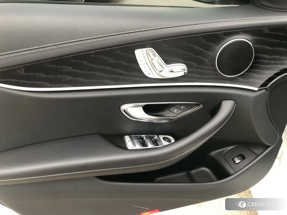 Mercedes-Benz E-Class 2022 Белый из Китая, фото 5