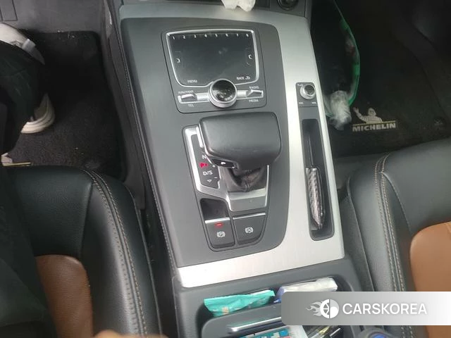 Audi Q5L 2021 Черный из Китая, фото 5