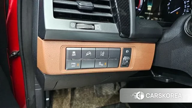 Ssangyong Rexton Sports Cannes 2020 Красный из Кореи, фото 5