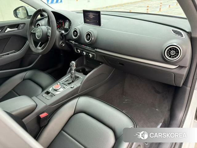 Audi A3 2020 Белый из Китая, фото 5