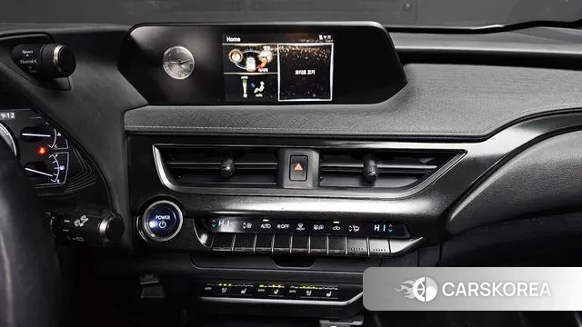 Lexus UX250h 2019 Серебристо-серый из Кореи, фото 5