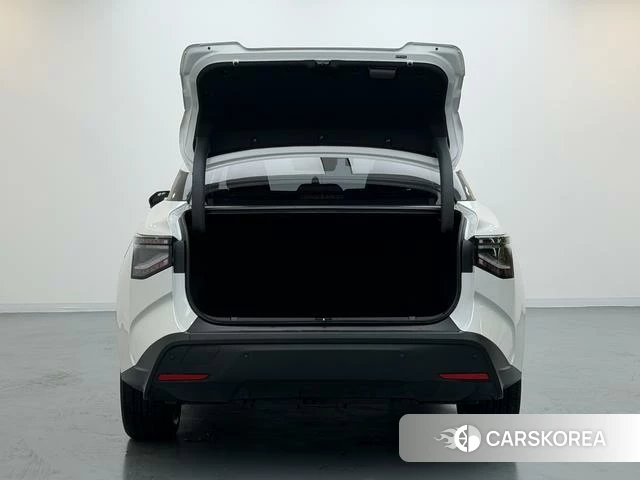Toyota bZ3 2024 Белый из Китая, фото 5