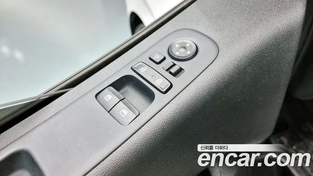 Hyundai Staria 2023 Белый из Кореи, фото 5