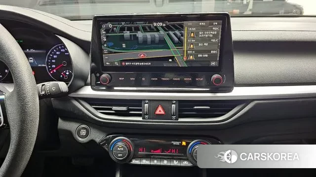 Kia The New K3 2nd generation 2022 Белый из Кореи, фото 5