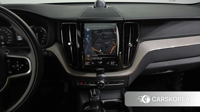 Volvo XC60 second Generation 2019 Белый из Кореи, фото 5