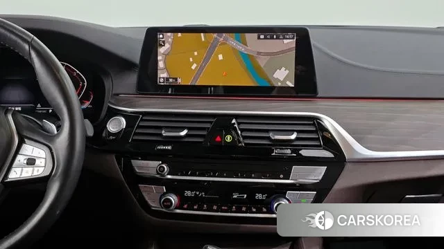 BMW 5 Series (G30) 2020 Белый из Кореи, фото 5