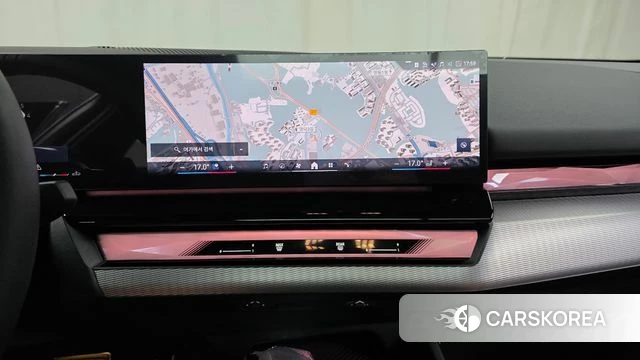 BMW 5 Series (G60) 2025 Белый из Кореи, фото 5