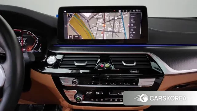 BMW 5 Series (G30) 2023 Белый из Кореи, фото 5