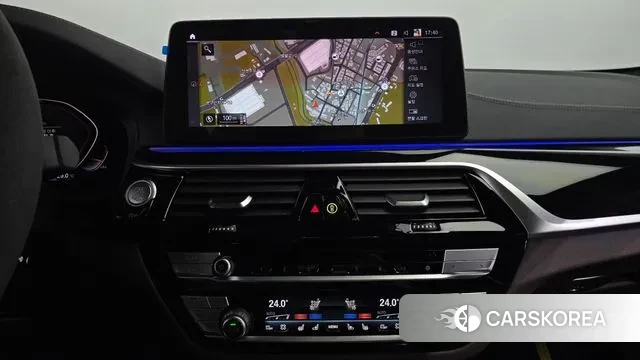 BMW 5 Series (G30) 2021 Белый из Кореи, фото 5