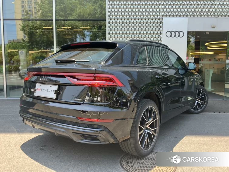 Audi Q8 2021 Черный из Китая, фото 5