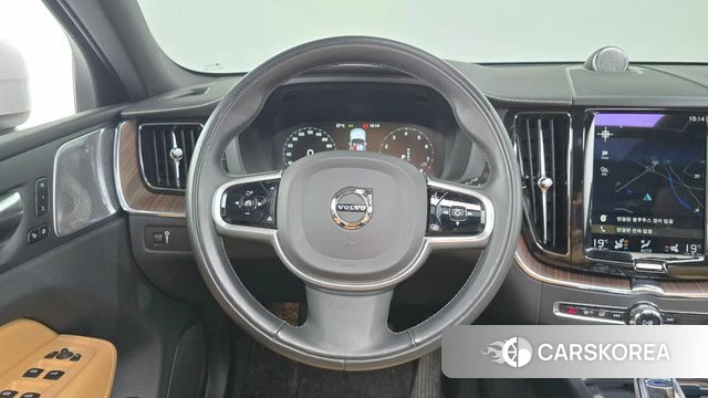 Volvo XC60 second Generation 2021 Белый из Кореи, фото 5
