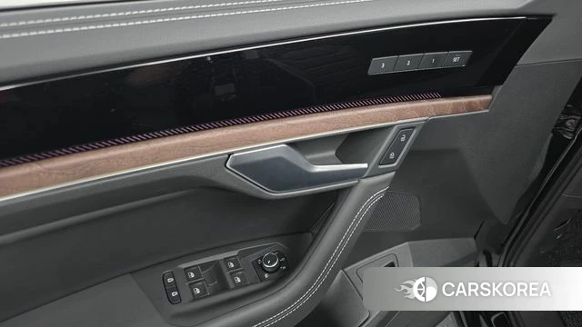 Volkswagen Touareg 3rd generation 2025 Черный из Кореи, фото 5