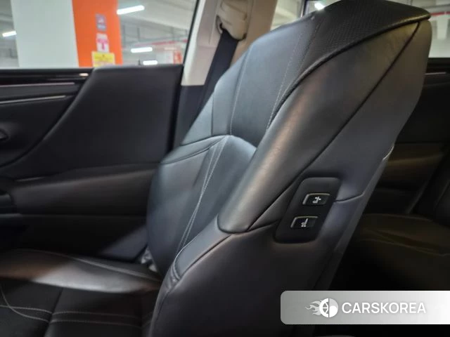 Lexus ES300h 7th generation 2018 Серый из Кореи, фото 5