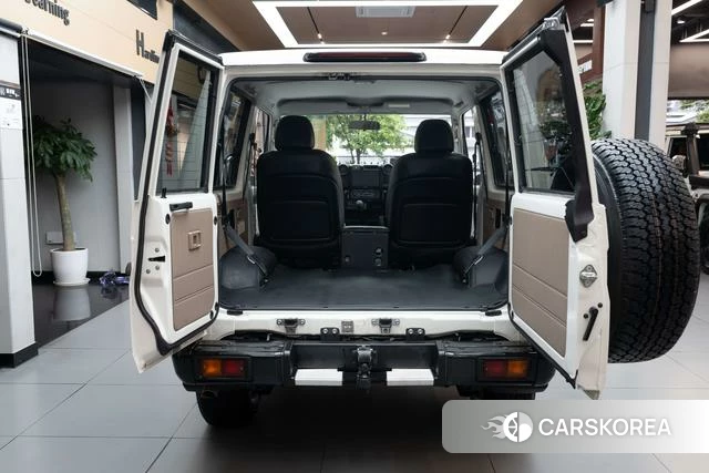 Toyota Land Cruiser 70 Series 2025 Белый из Китая, фото 5
