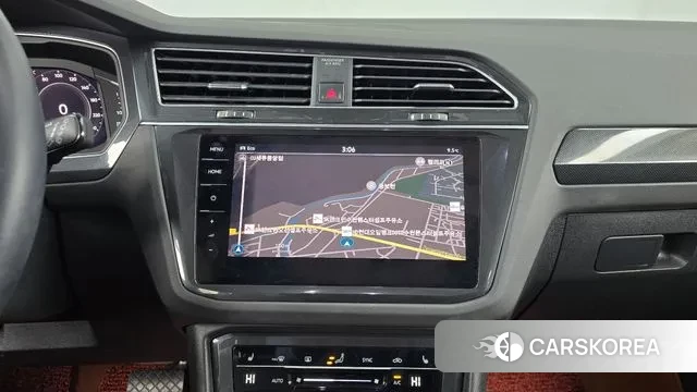 Volkswagen Tiguan Allspace 2022 Белый из Кореи, фото 5