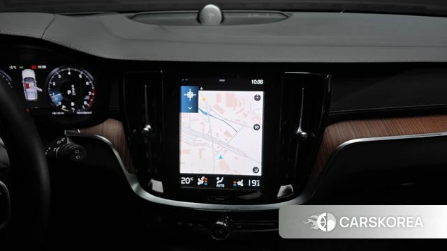 Volvo V60 Cross-Country 2nd Generation 2021 Белый из Кореи, фото 5