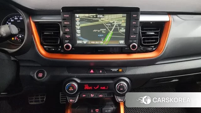 Kia Stonic 2018 Белый из Кореи, фото 5