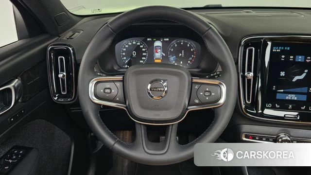 Volvo XC40 2022 Белый из Кореи, фото 5