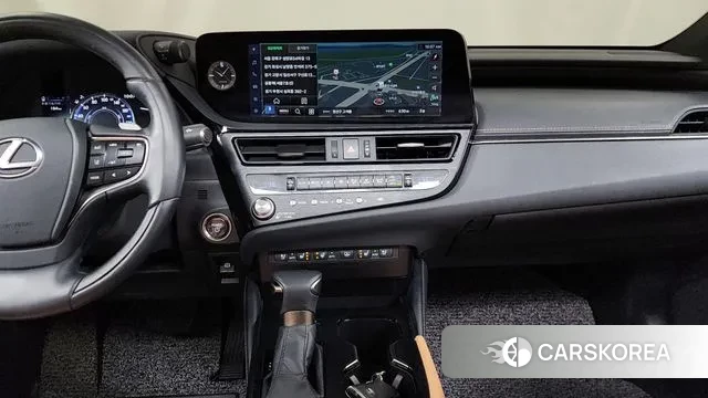 Lexus ES300h 7th generation 2024 Серебристо-серый из Кореи, фото 5