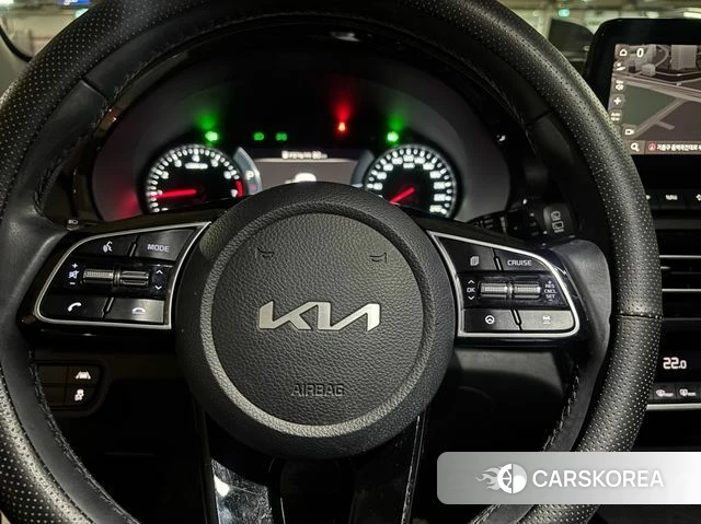 Kia Seltos 2022 Белый из Кореи, фото 5