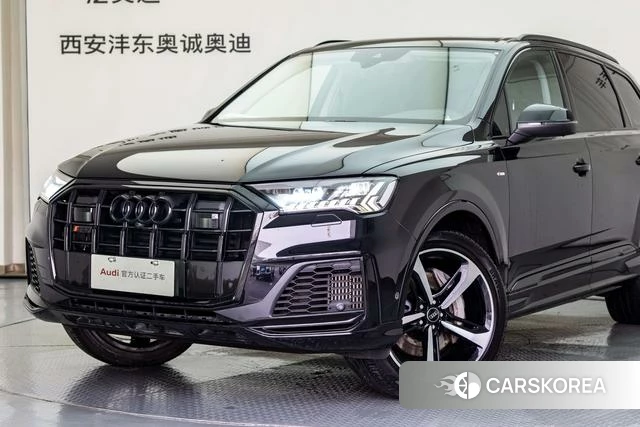 Audi Q7 2021 Черный из Китая, фото 5