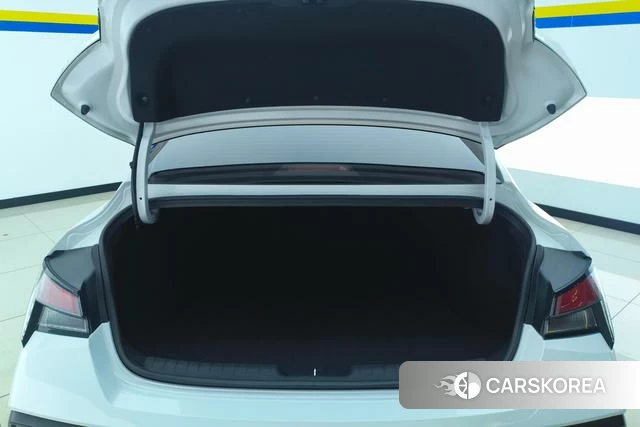 Hyundai Elantra 2025 Белый из Китая, фото 5