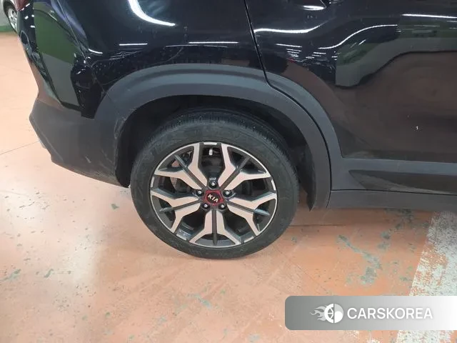 Kia Seltos 2021 Черный из Кореи, фото 5