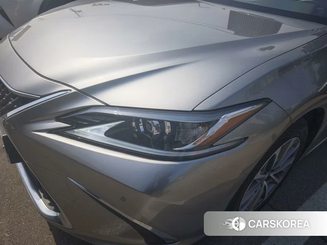 Lexus ES 2022 Серебристо-серый из Китая, фото 5