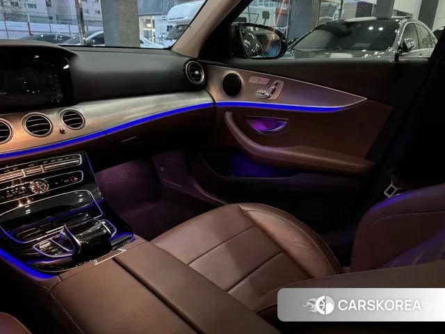 Mercedes-Benz E-Class W213 2018 Серый из Кореи, фото 5