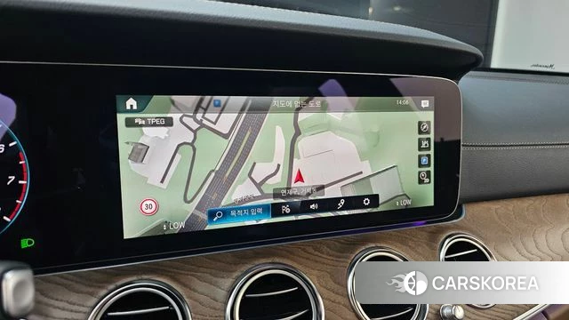 Mercedes-Benz E-Class W213 2023 Белый из Кореи, фото 5