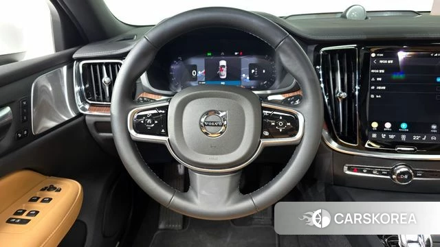 Volvo S60 3rd generation 2024 Белый из Кореи, фото 5