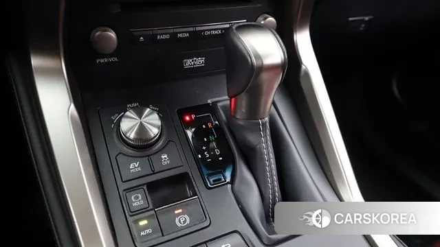 Lexus NX300h 2019 Белый из Кореи, фото 5