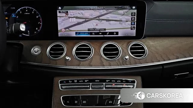 Mercedes-Benz E-Class W213 2021 Белый из Кореи, фото 5