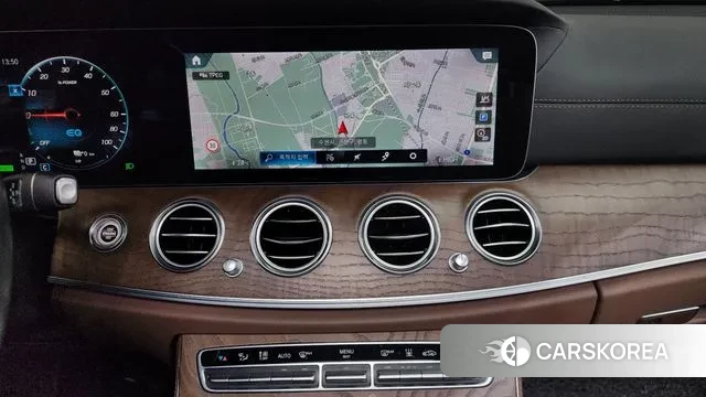 Mercedes-Benz E-Class W213 2021 Белый из Кореи, фото 5