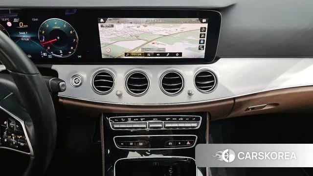 Mercedes-Benz E-Class W213 2021 Белый из Кореи, фото 5