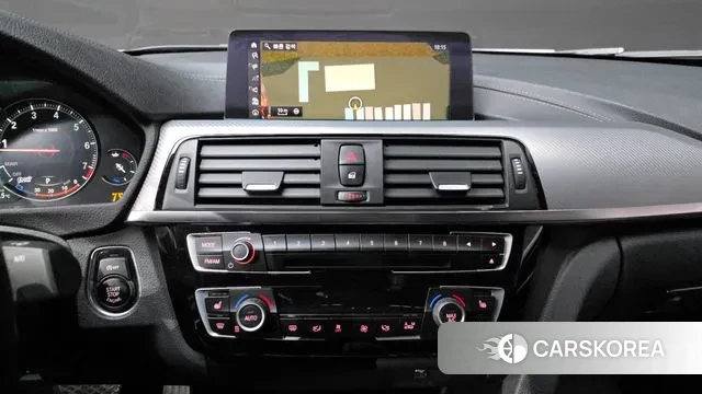 BMW 3 Series (F30) 2018 Белый из Кореи, фото 5