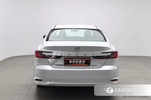 Toyota Camry 2025 Белый из Китая, фото 5