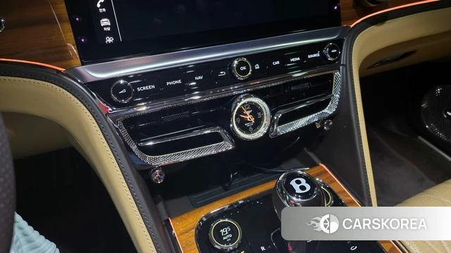 Bentley Flying Spur 3rd Generation 2022 Белый из Кореи, фото 5