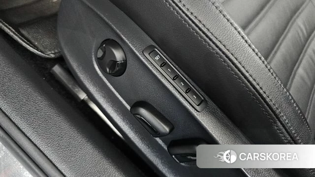 Volkswagen The New Passat 2018 Серебристо-серый из Кореи, фото 5