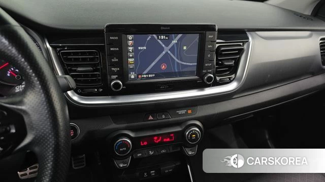 Kia Stonic 2019 Белый из Кореи, фото 5