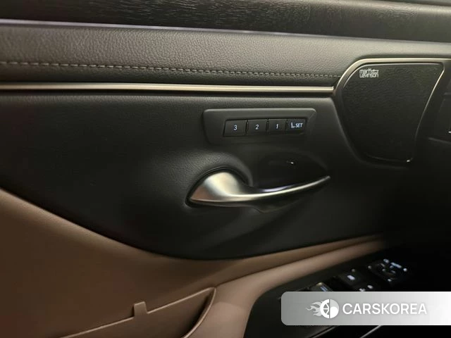 Lexus ES300h 7th generation 2025 Серый из Кореи, фото 5