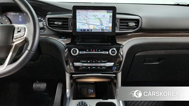 Ford Explorer 6th Generation 2022 Белый из Кореи, фото 5