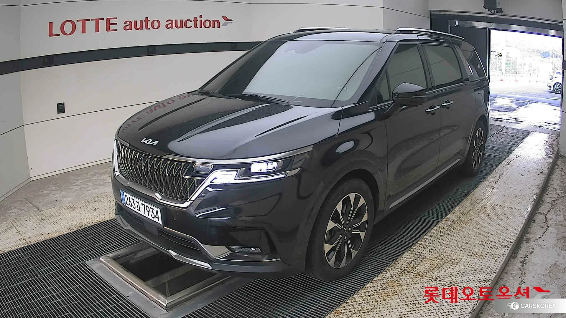 Kia Carnival 2023 Черный из Кореи, фото 5