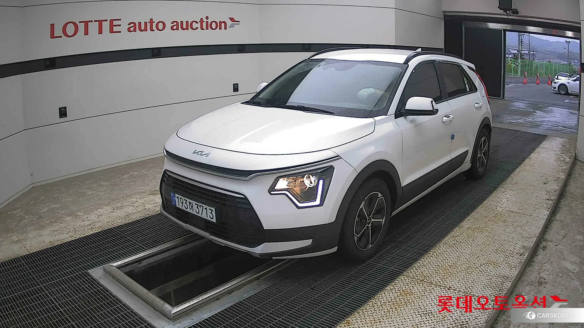 Kia Niro Hybrid 2022 Snow White Pearl (optional) из Кореи, фото 5